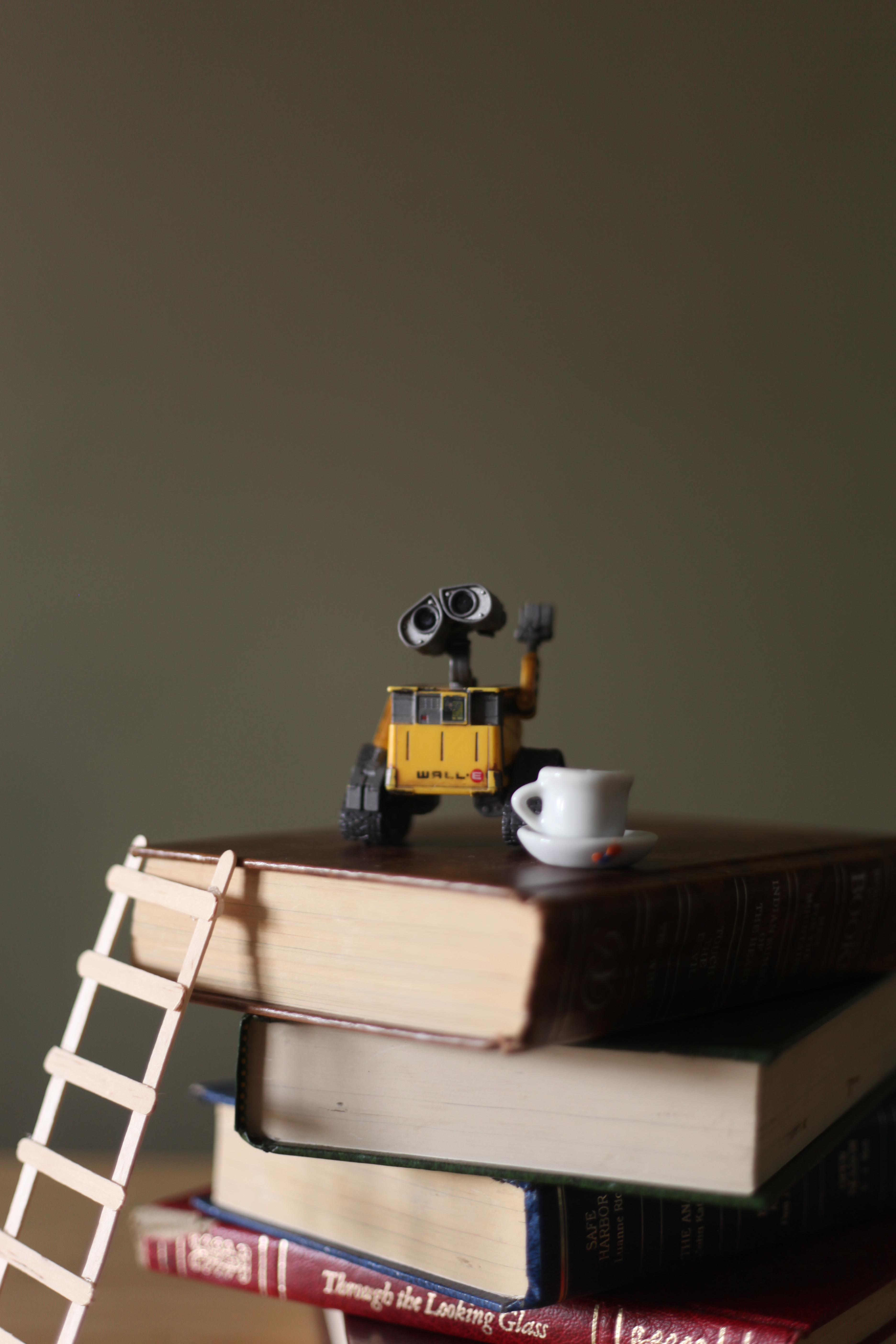wall-e stand in
